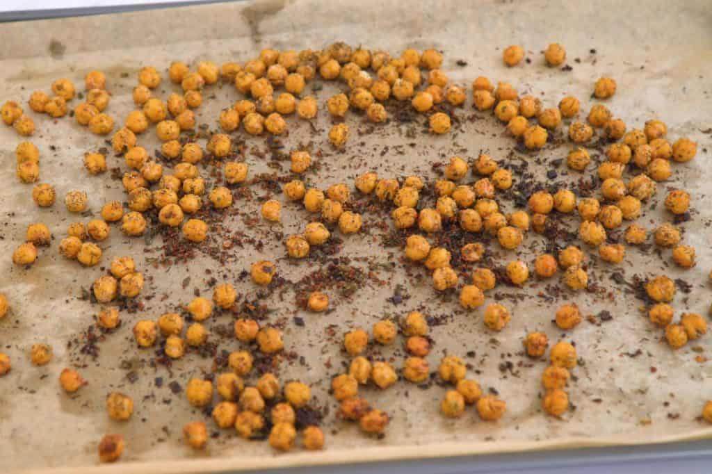 Crispy Ranch Roasted Chickpeas, how to roast chickpeas, ranch flavored chickpeas, crunchy chickpeas, storing roasted chickpeas, roasted canned chickpeas, healthy snack ideas, easy vegan snacks, crunchy roasted chickpeas, roasted garbanzos, travel snacks