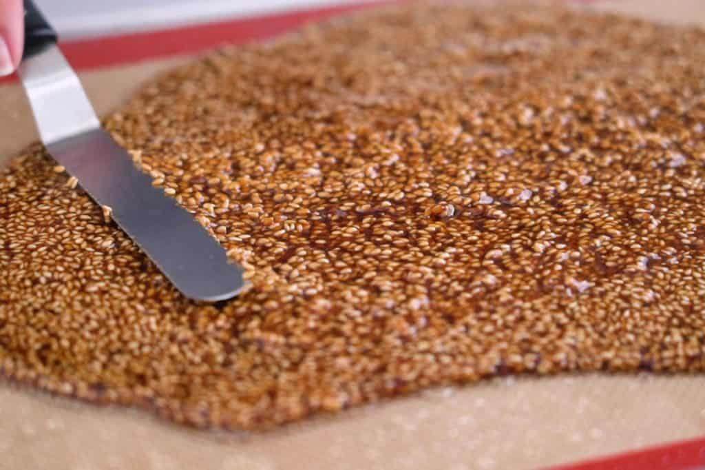 sesame brittle candy, sesame seed brittle, sesame seed candy, sesame seed snacks, homemade vegan candy, natural candy recipes