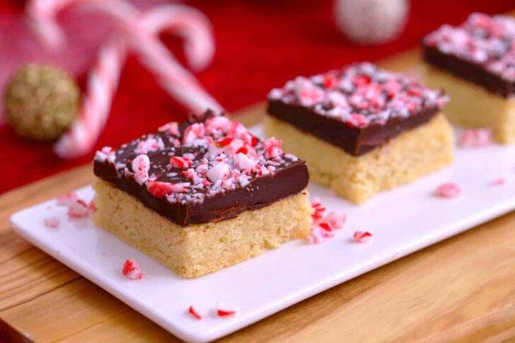 Chocolate Peppermint Shortbread Bars, gluten free shortbread, chocolate shortbread, almond flour shortbread, low carb holiday desserts