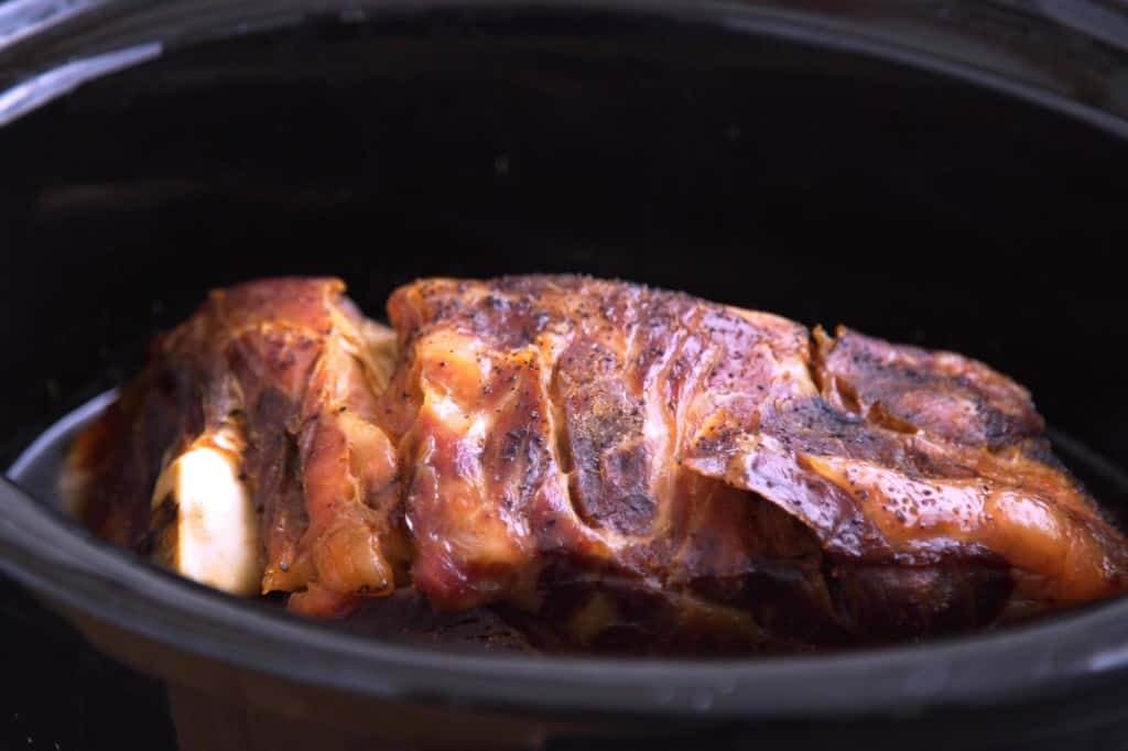 How to Make Pulled Pork in Slow Cooker / Crock Pot