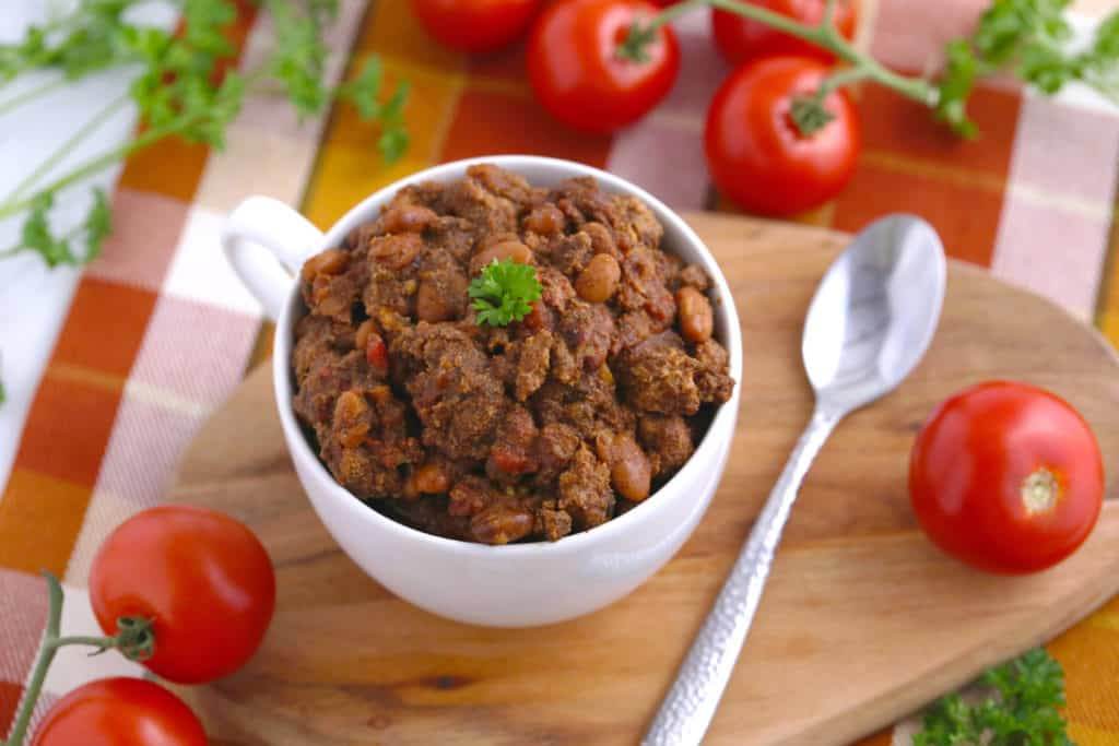 Slow Cooker Chili, easy crockpot meals, best slow cooker recipes, slow cooker recipes beef, ground beef slow cooker recipes, 3 ingredient slow cooker recipes, 3 ingredient crock pot recipes