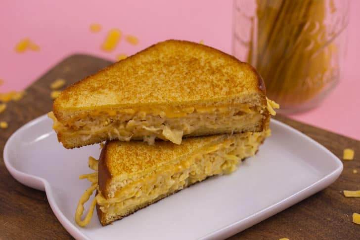 How to Make a Spaghetti Grilled Cheese
