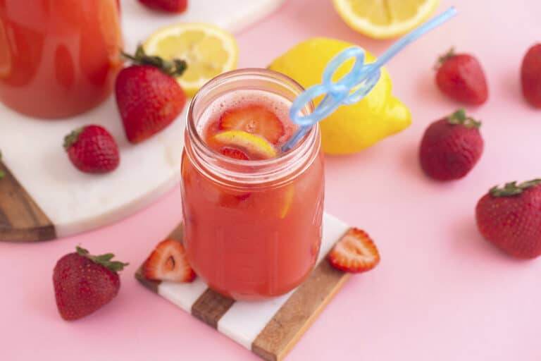 How to Make Strawberry Lemonade
