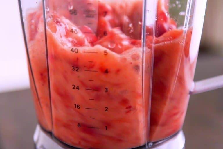 Blend macerated strawberries with a bit of lemonade for 1-2 minutes, until extremely smooth.