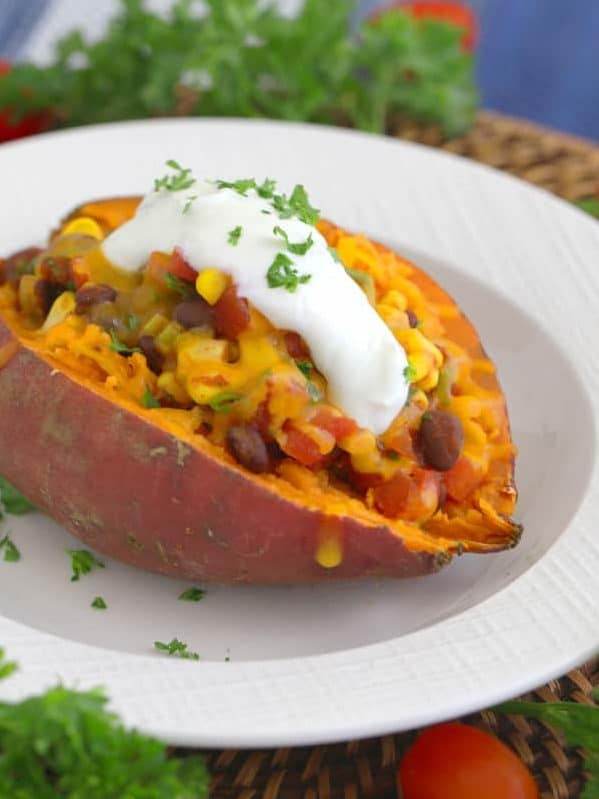 Mexican Stuffed Sweet Potatoes, how to cook a sweet potato in the microwave, how to microwave a sweet potato, vegan stuffed sweet potatoes, how to bake a potato in the microwave, stuffed sweet potato recipe vegetarian