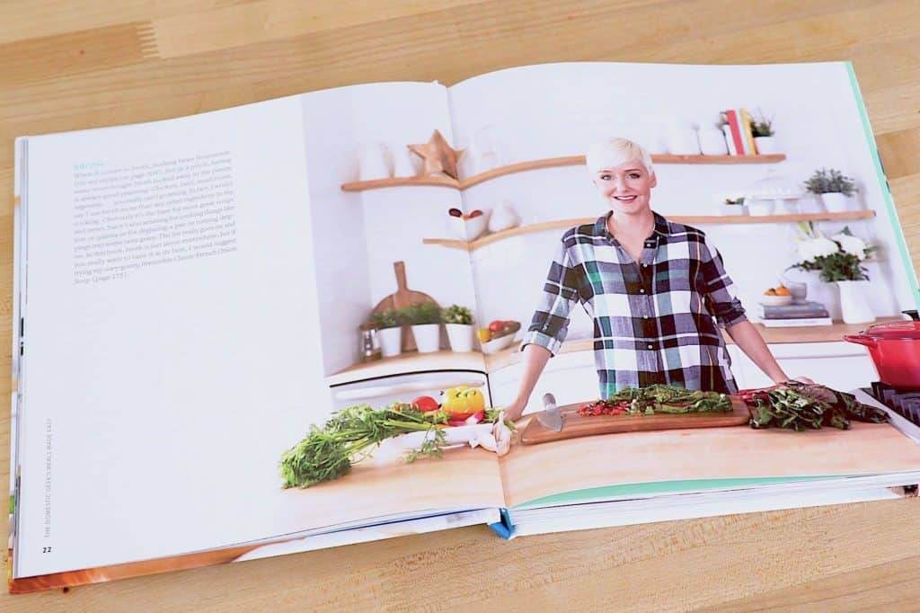 Healthy summer meals, Sara Lynn cookbook, Healthy Meals Made Easy, summer vegetarian recipes, vegetarian meal ideas, easy healthy meals, healthy meal prep recipes, quick summer meals, watermelon cucumber salad, grain free breakfast cookies, Mediterranean pasta recipes
