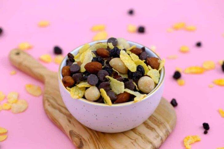 Sweet and Salty Snack Mix, healthy snack mix, diy trail mix, healthy cereal snack mix, gluten free trail mix, healthy homemade trail mix, kids snack mix, healthy snacks, how to make trail mix with cereal, sweet and salty cereal snack mix, road trip snack mix, how to make trail mix