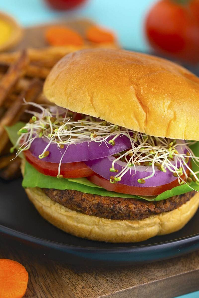 4-Ingredient Black Bean Burgers
