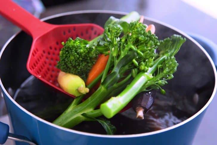How to blanch vegetables for crudite platter
